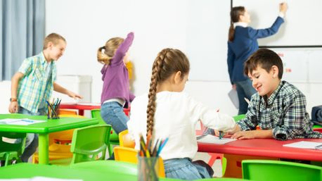 niños en clase